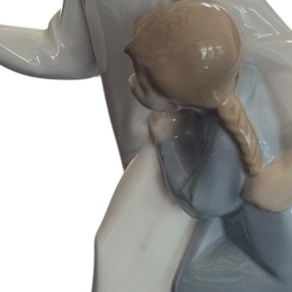 LLandro 4874 Boy with candle - Picture 5 of 5